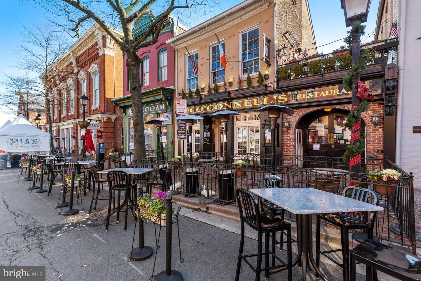 809 PARKER GRAY SCHOOL WAY, ALEXANDRIA, Virginia 22314, 3 Bedrooms Bedrooms, ,3 BathroomsBathrooms,Residential,For sale,809 PARKER GRAY SCHOOL WAY,VAAX2052850 MLS # VAAX2052850