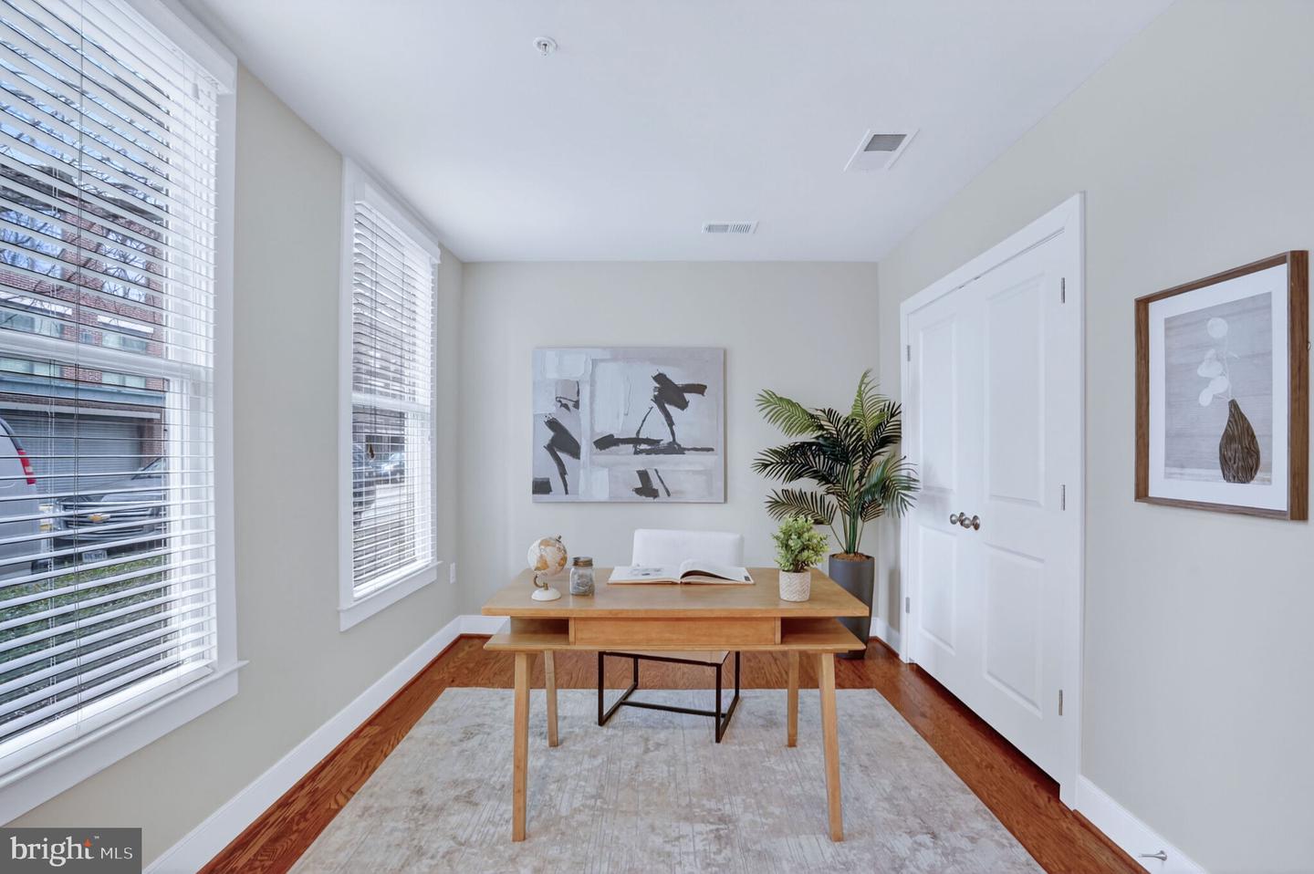 809 PARKER GRAY SCHOOL WAY, ALEXANDRIA, Virginia 22314, 3 Bedrooms Bedrooms, ,3 BathroomsBathrooms,Residential,For sale,809 PARKER GRAY SCHOOL WAY,VAAX2052850 MLS # VAAX2052850