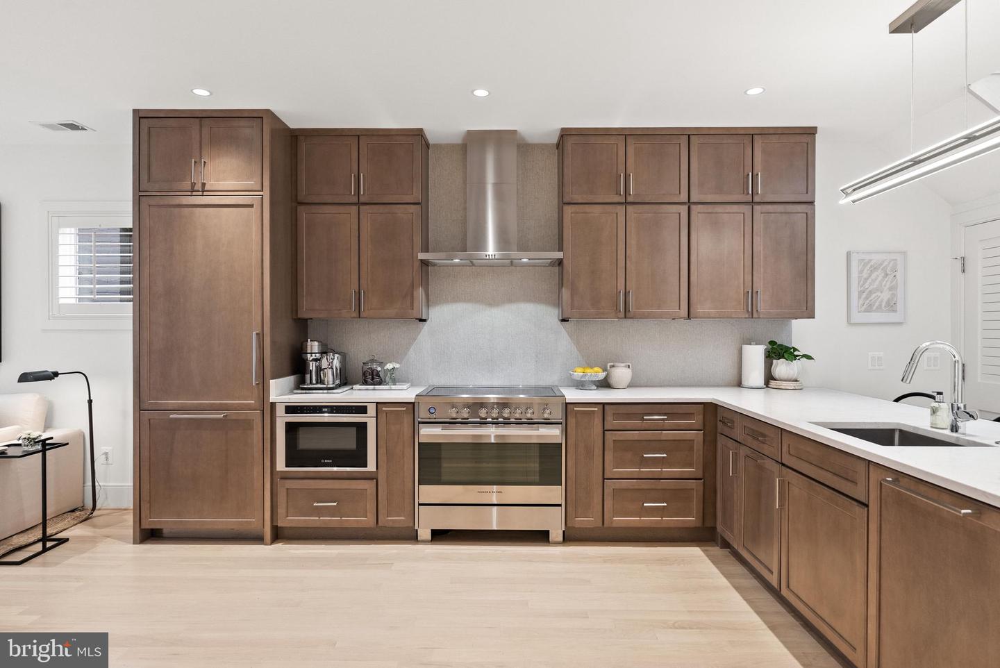 32 KINGS CT SE, WASHINGTON, District Of Columbia 20003, 3 Bedrooms Bedrooms, ,2 BathroomsBathrooms,Residential,For sale,32 KINGS CT SE,DCDC2239932 MLS # DCDC2239932