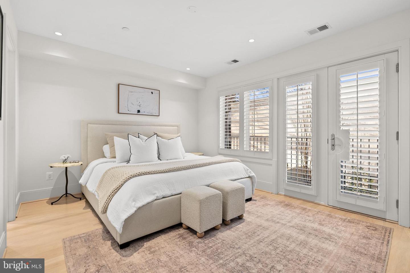 32 KINGS CT SE, WASHINGTON, District Of Columbia 20003, 3 Bedrooms Bedrooms, ,2 BathroomsBathrooms,Residential,For sale,32 KINGS CT SE,DCDC2239932 MLS # DCDC2239932