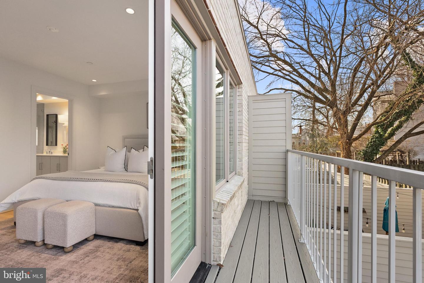 32 KINGS CT SE, WASHINGTON, District Of Columbia 20003, 3 Bedrooms Bedrooms, ,2 BathroomsBathrooms,Residential,For sale,32 KINGS CT SE,DCDC2239932 MLS # DCDC2239932