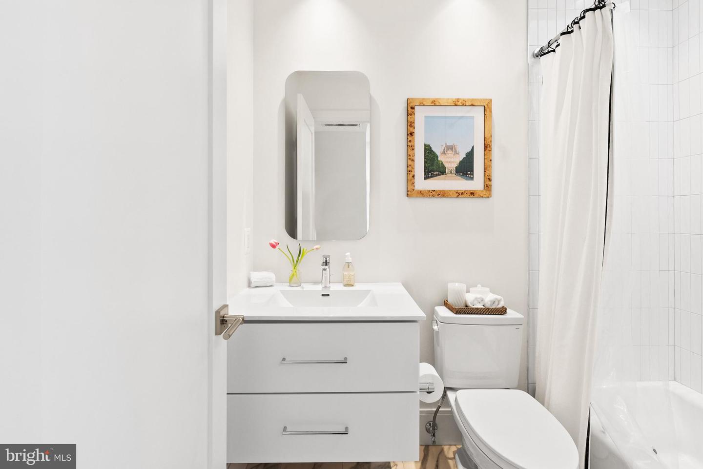 32 KINGS CT SE, WASHINGTON, District Of Columbia 20003, 3 Bedrooms Bedrooms, ,2 BathroomsBathrooms,Residential,For sale,32 KINGS CT SE,DCDC2239932 MLS # DCDC2239932