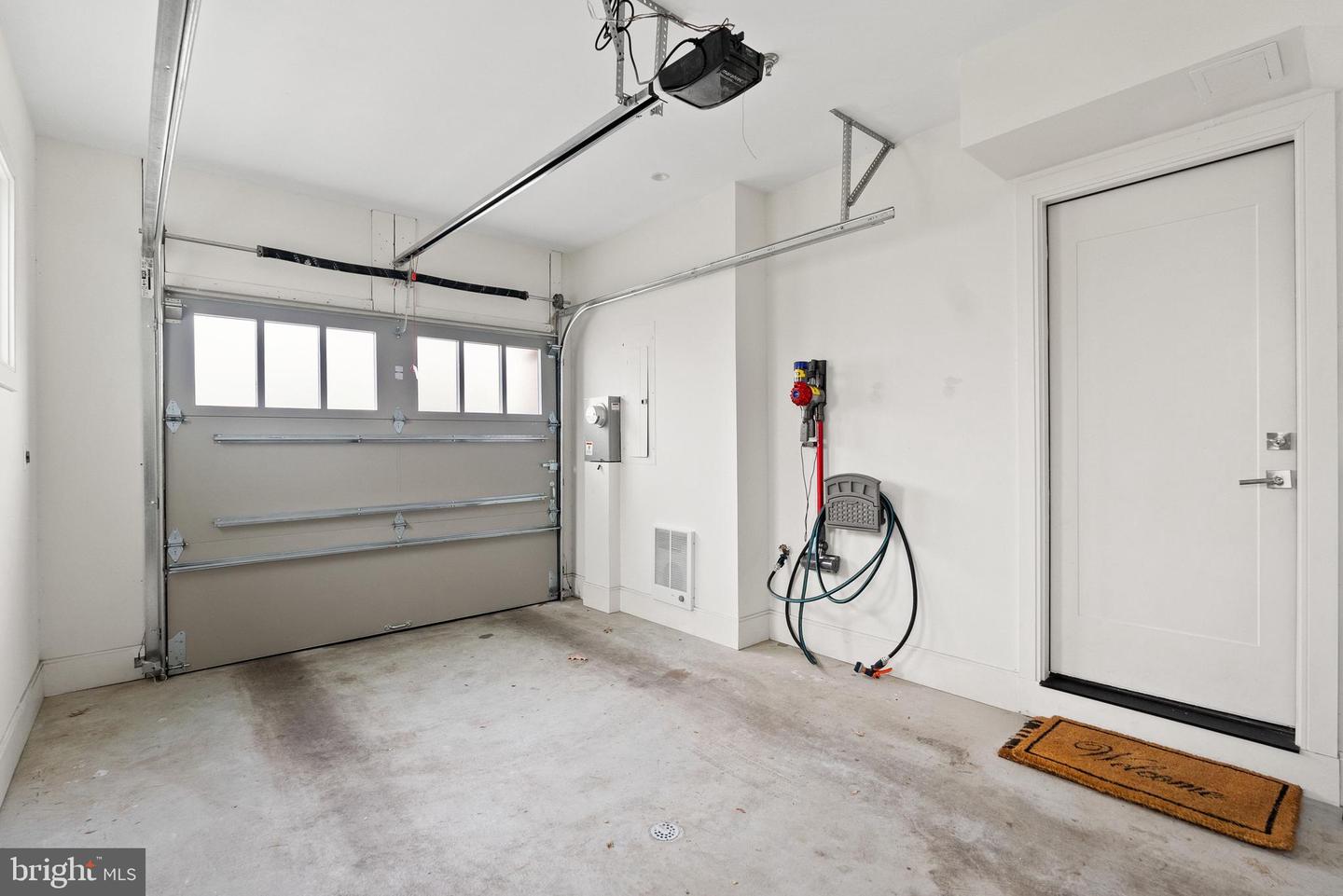 32 KINGS CT SE, WASHINGTON, District Of Columbia 20003, 3 Bedrooms Bedrooms, ,2 BathroomsBathrooms,Residential,For sale,32 KINGS CT SE,DCDC2239932 MLS # DCDC2239932