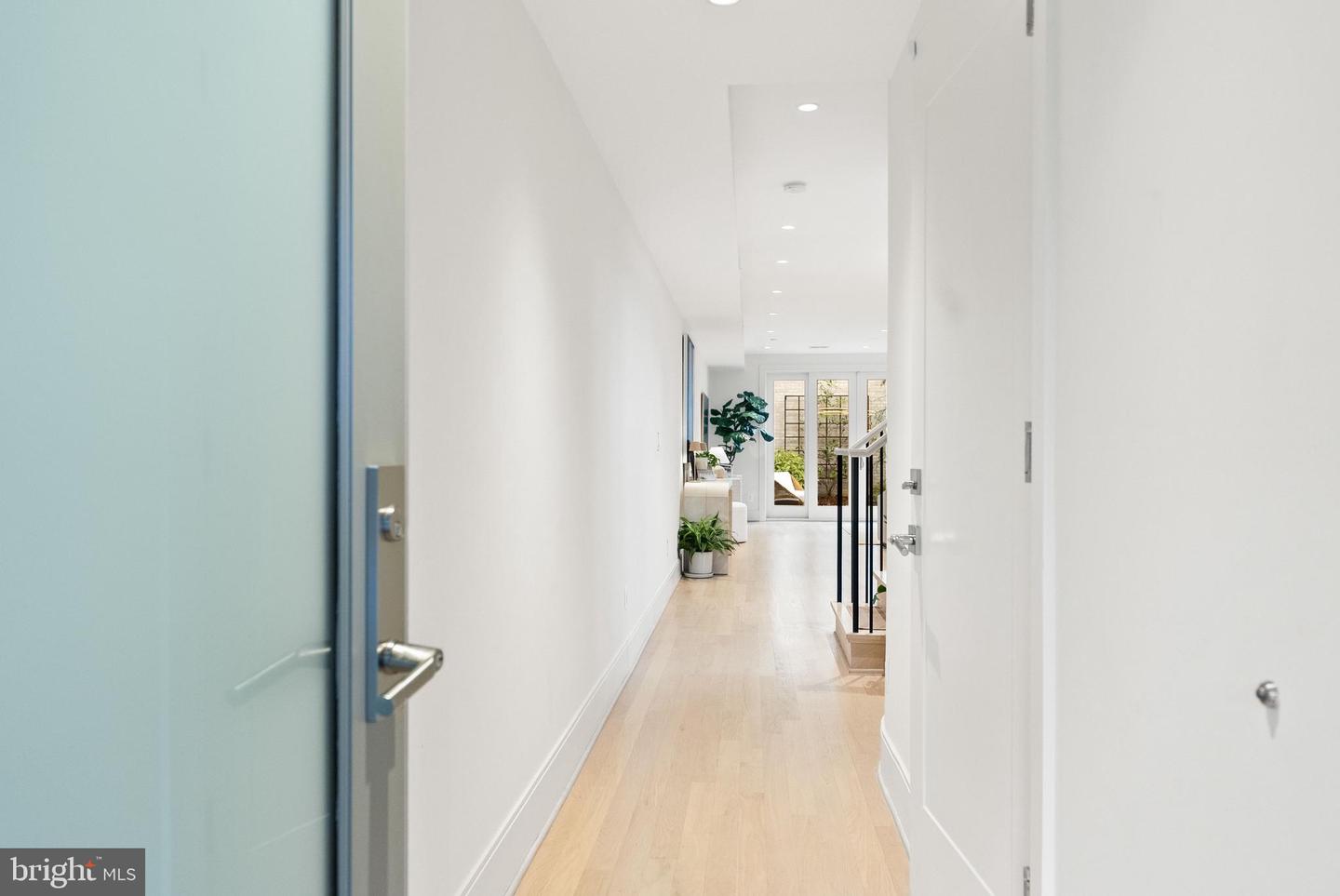 32 KINGS CT SE, WASHINGTON, District Of Columbia 20003, 3 Bedrooms Bedrooms, ,2 BathroomsBathrooms,Residential,For sale,32 KINGS CT SE,DCDC2239932 MLS # DCDC2239932