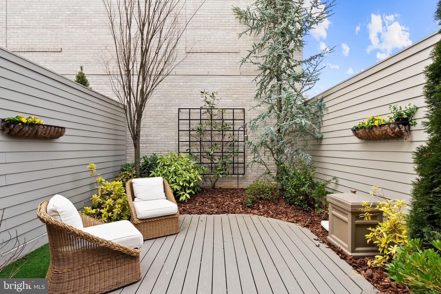 32 KINGS CT SE, WASHINGTON, District Of Columbia 20003, 3 Bedrooms Bedrooms, ,2 BathroomsBathrooms,Residential,For sale,32 KINGS CT SE,DCDC2239932 MLS # DCDC2239932