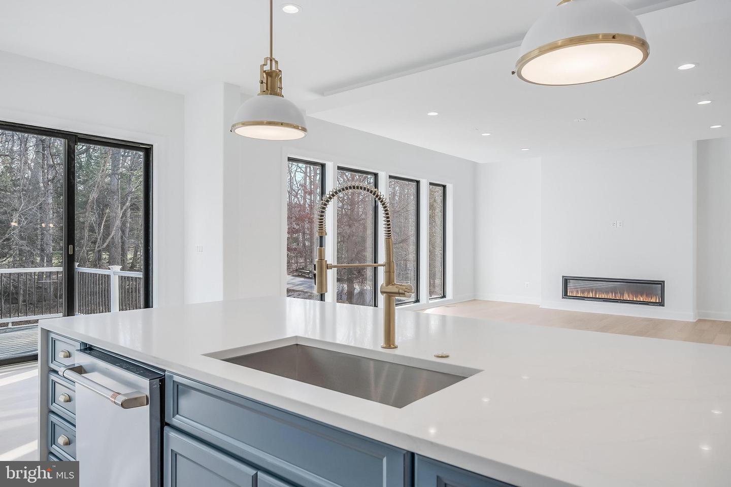 731 ELLSWORTH AVE, GREAT FALLS, Virginia 22066, 4 Bedrooms Bedrooms, ,6 BathroomsBathrooms,Residential,For sale,731 ELLSWORTH AVE,VAFX2284400 MLS # VAFX2284400