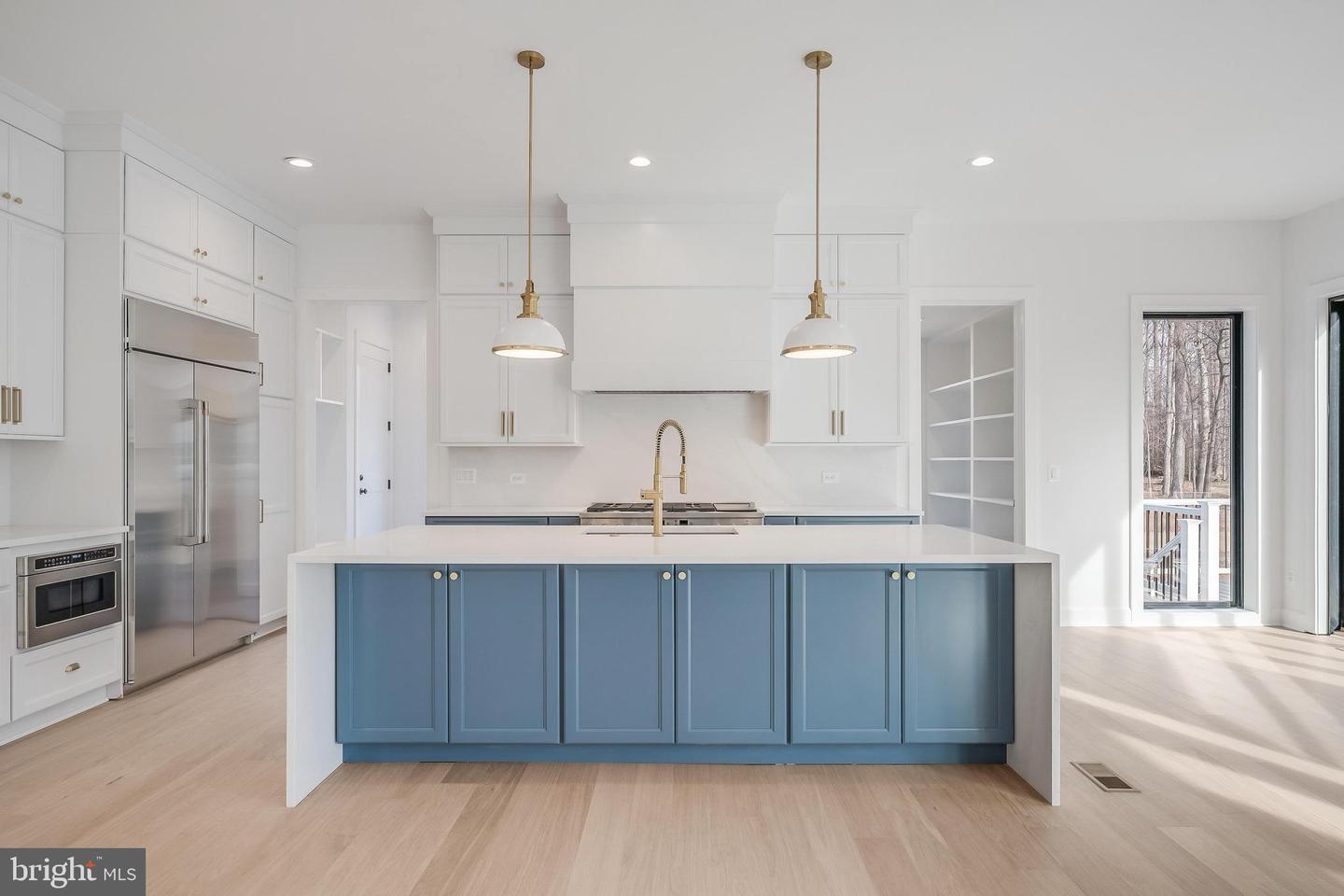 731 ELLSWORTH AVE, GREAT FALLS, Virginia 22066, 4 Bedrooms Bedrooms, ,6 BathroomsBathrooms,Residential,For sale,731 ELLSWORTH AVE,VAFX2284400 MLS # VAFX2284400