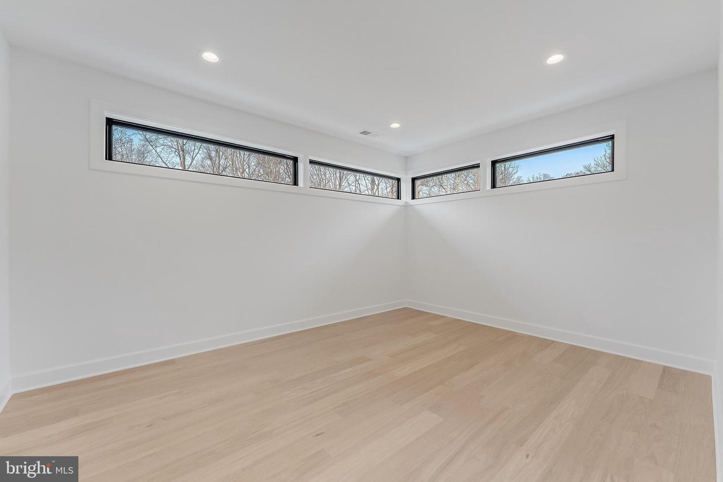 731 ELLSWORTH AVE, GREAT FALLS, Virginia 22066, 4 Bedrooms Bedrooms, ,6 BathroomsBathrooms,Residential,For sale,731 ELLSWORTH AVE,VAFX2284400 MLS # VAFX2284400