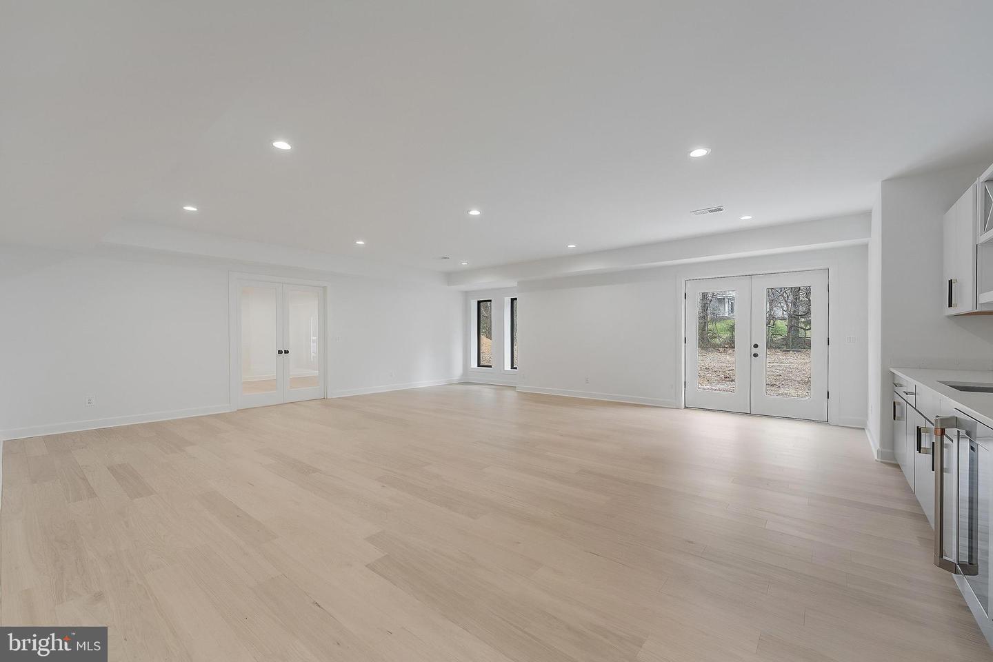 731 ELLSWORTH AVE, GREAT FALLS, Virginia 22066, 4 Bedrooms Bedrooms, ,6 BathroomsBathrooms,Residential,For sale,731 ELLSWORTH AVE,VAFX2284400 MLS # VAFX2284400