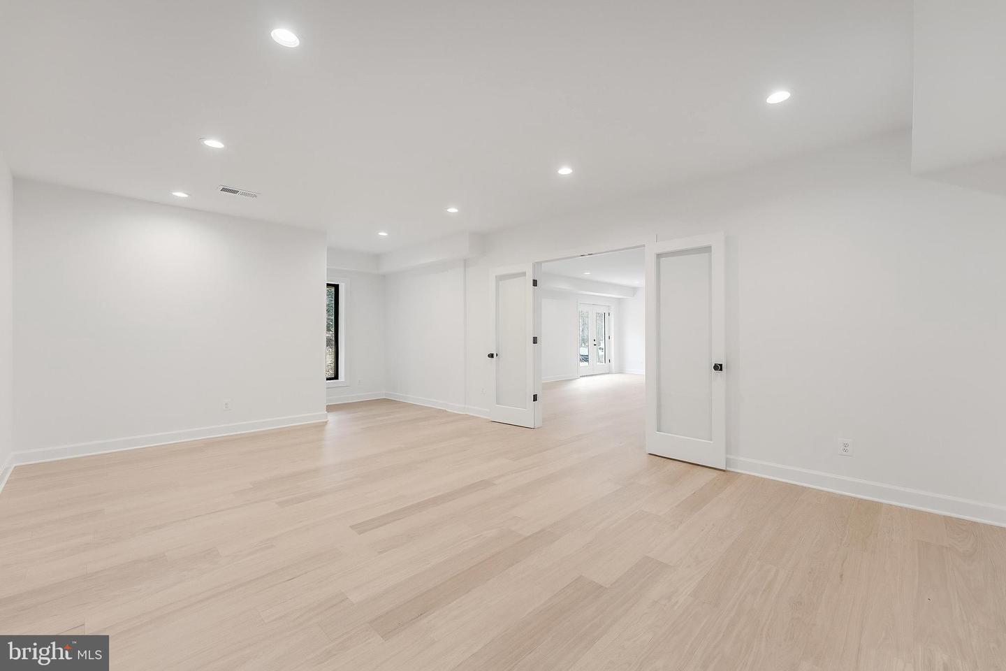 731 ELLSWORTH AVE, GREAT FALLS, Virginia 22066, 4 Bedrooms Bedrooms, ,6 BathroomsBathrooms,Residential,For sale,731 ELLSWORTH AVE,VAFX2284400 MLS # VAFX2284400