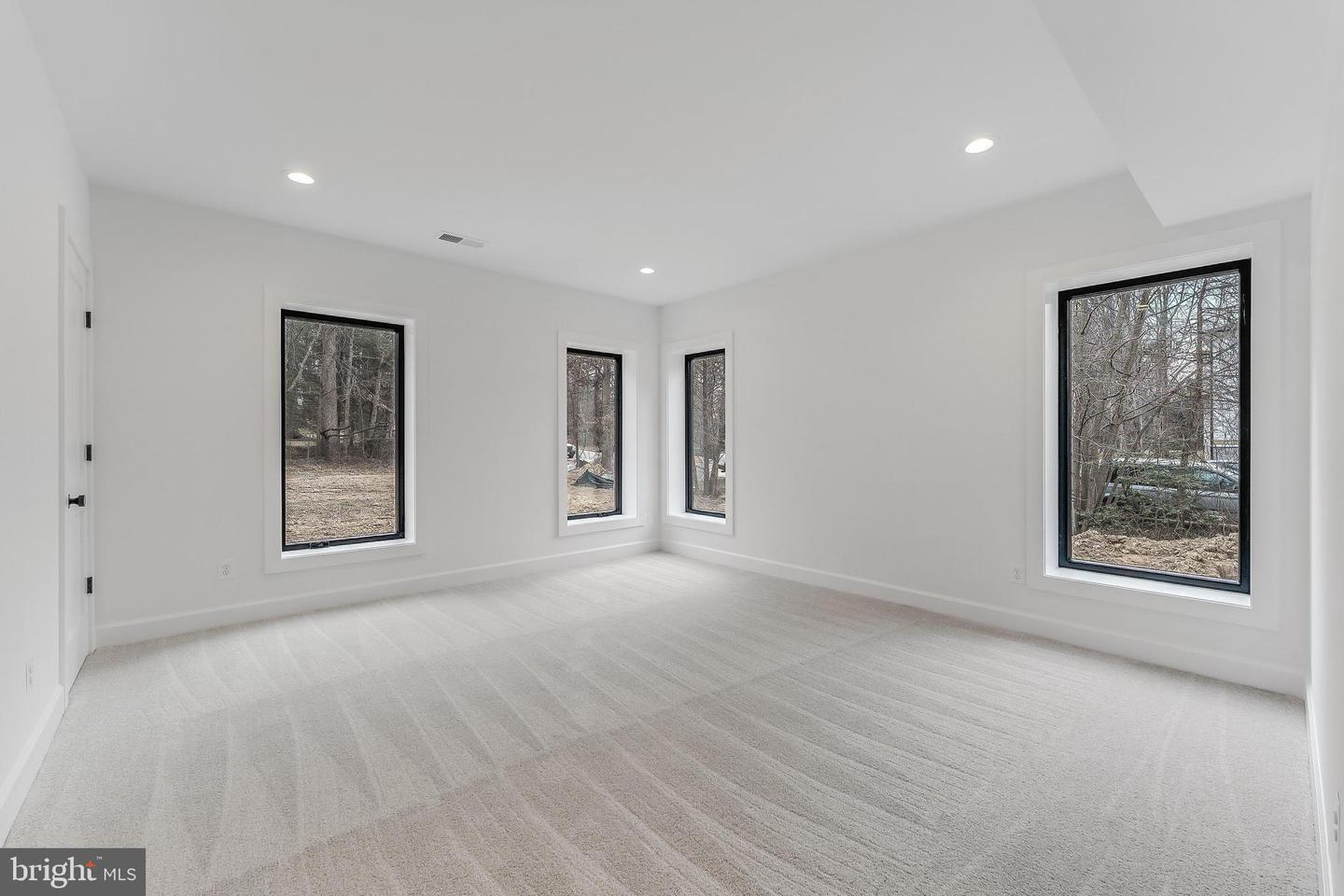 731 ELLSWORTH AVE, GREAT FALLS, Virginia 22066, 4 Bedrooms Bedrooms, ,6 BathroomsBathrooms,Residential,For sale,731 ELLSWORTH AVE,VAFX2284400 MLS # VAFX2284400