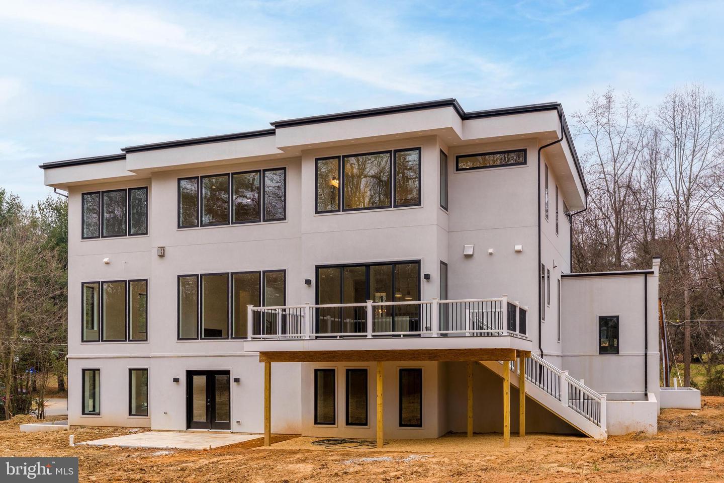 731 ELLSWORTH AVE, GREAT FALLS, Virginia 22066, 4 Bedrooms Bedrooms, ,6 BathroomsBathrooms,Residential,For sale,731 ELLSWORTH AVE,VAFX2284400 MLS # VAFX2284400