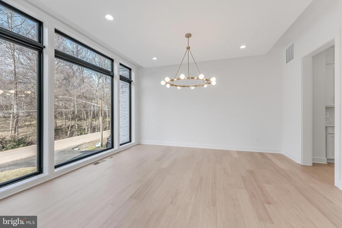 731 ELLSWORTH AVE, GREAT FALLS, Virginia 22066, 4 Bedrooms Bedrooms, ,6 BathroomsBathrooms,Residential,For sale,731 ELLSWORTH AVE,VAFX2284400 MLS # VAFX2284400