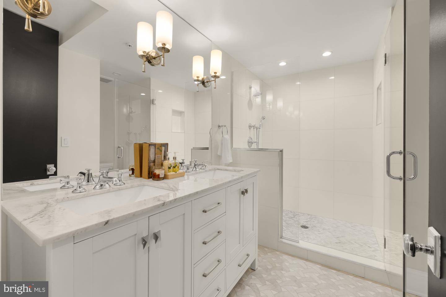 1719 CORCORAN ST NW #1, WASHINGTON, District Of Columbia 20009, 2 Bedrooms Bedrooms, ,2 BathroomsBathrooms,Residential,For sale,1719 CORCORAN ST NW #1,DCDC2240030 MLS # DCDC2240030