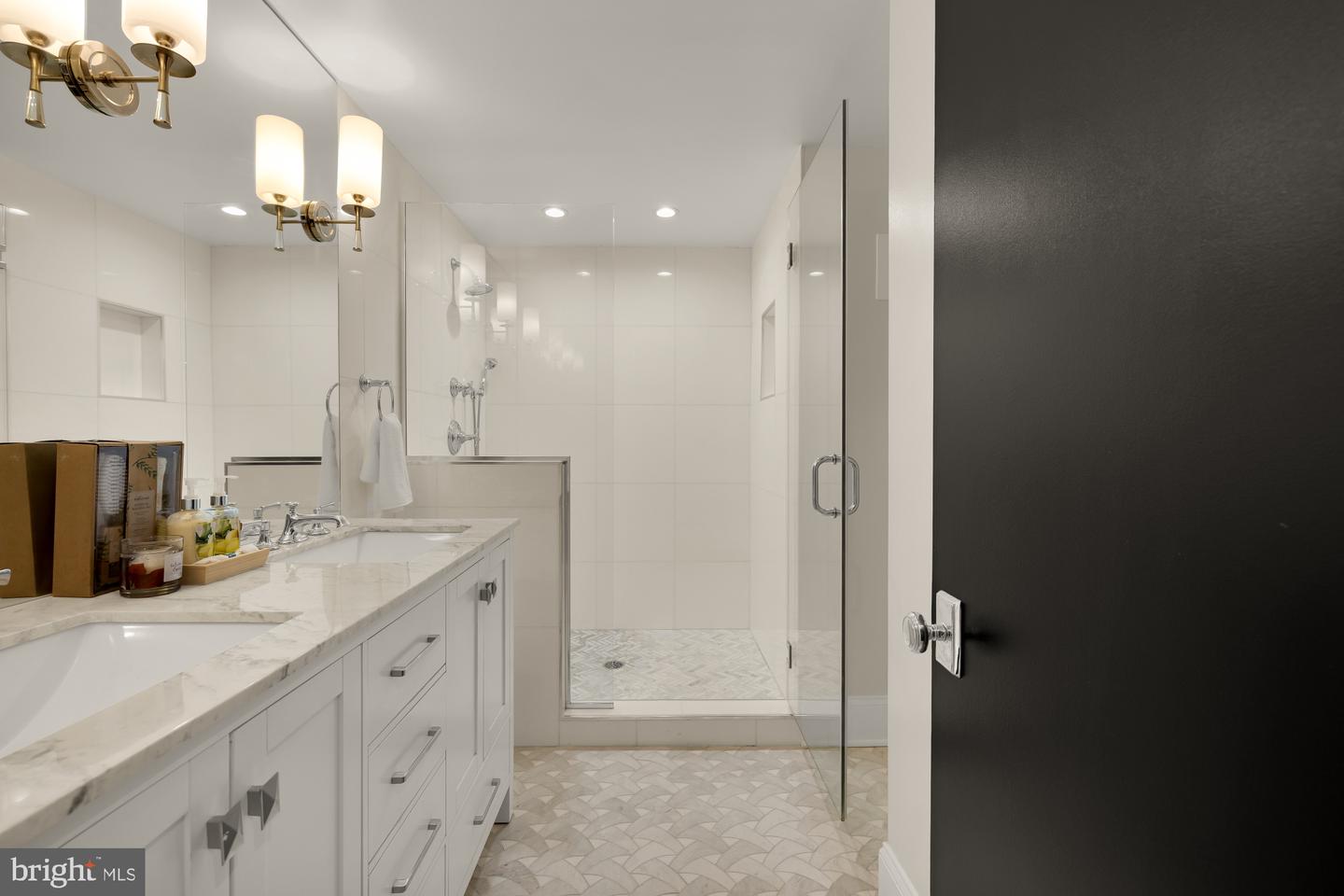 1719 CORCORAN ST NW #1, WASHINGTON, District Of Columbia 20009, 2 Bedrooms Bedrooms, ,2 BathroomsBathrooms,Residential,For sale,1719 CORCORAN ST NW #1,DCDC2240030 MLS # DCDC2240030