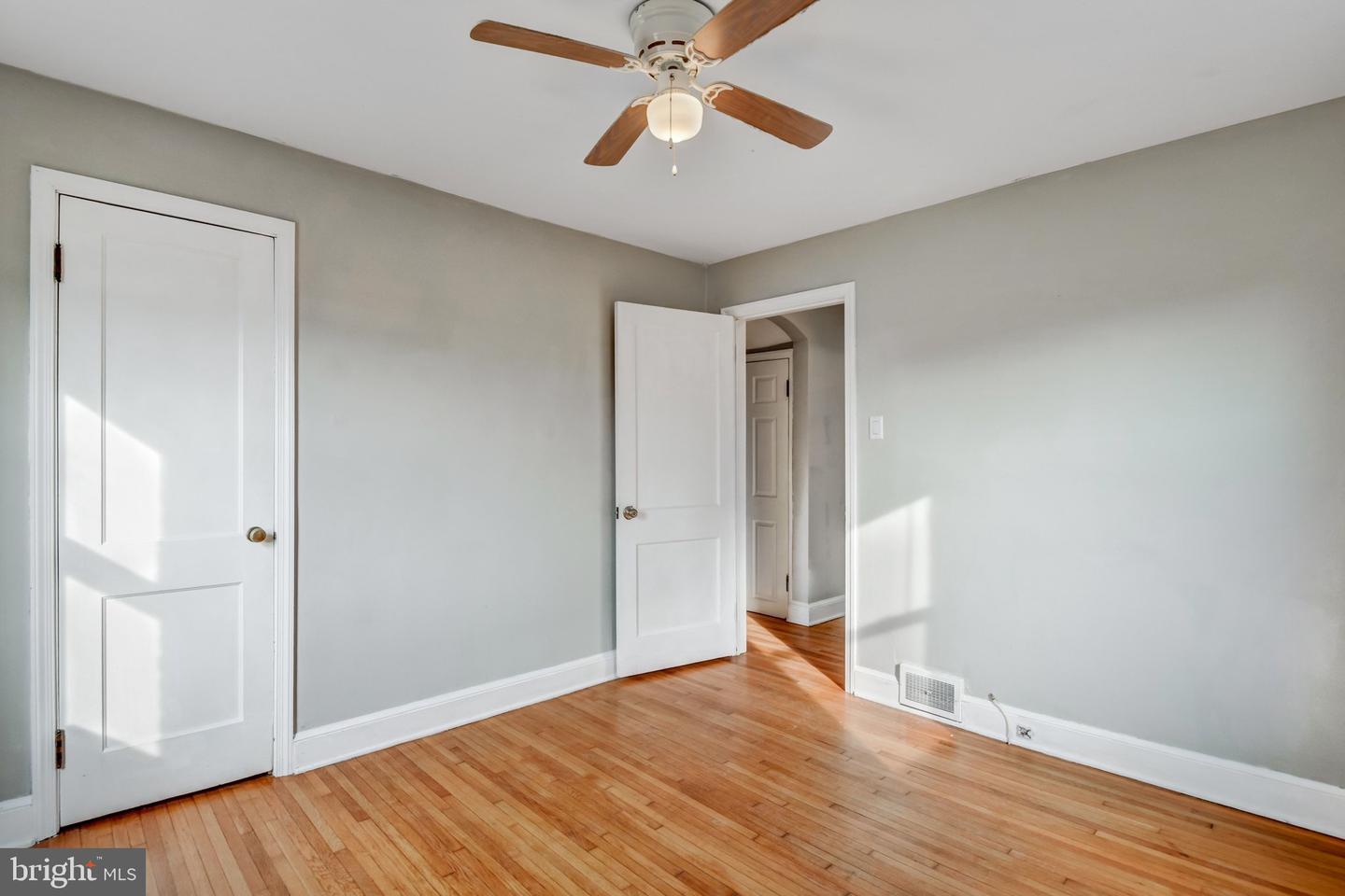 517 W KING ST, STRASBURG, Virginia 22657, 3 Bedrooms Bedrooms, ,2 BathroomsBathrooms,Residential,For sale,517 W KING ST,VASH2013284 MLS # VASH2013284