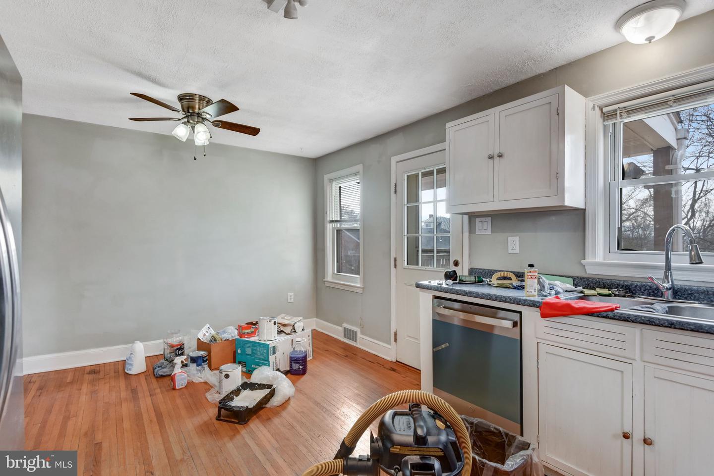 517 W KING ST, STRASBURG, Virginia 22657, 3 Bedrooms Bedrooms, ,2 BathroomsBathrooms,Residential,For sale,517 W KING ST,VASH2013284 MLS # VASH2013284