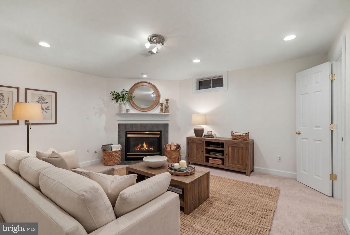 3720 HUNTLEY MEADOWS LN, ALEXANDRIA, Virginia 22306, 2 Bedrooms Bedrooms, 10 Rooms Rooms,2 BathroomsBathrooms,Residential,For sale,3720 HUNTLEY MEADOWS LN,VAFX2284488 MLS # VAFX2284488