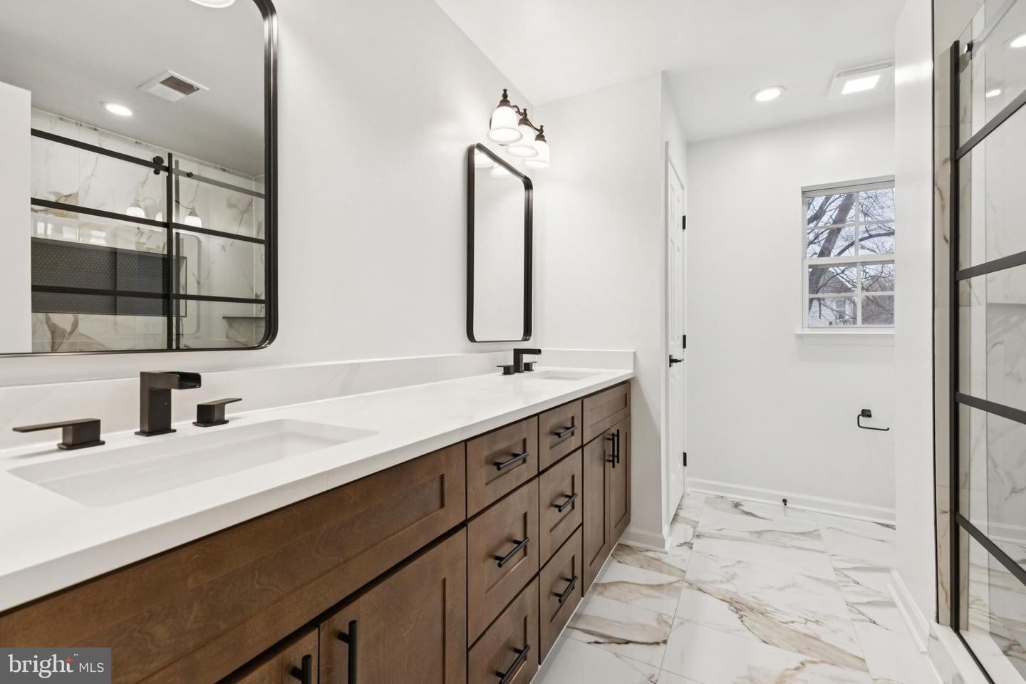 404 TRACY CT NE, LEESBURG, Virginia 20176, 3 Bedrooms Bedrooms, ,3 BathroomsBathrooms,Residential,For sale,404 TRACY CT NE,VALO2113484 MLS # VALO2113484