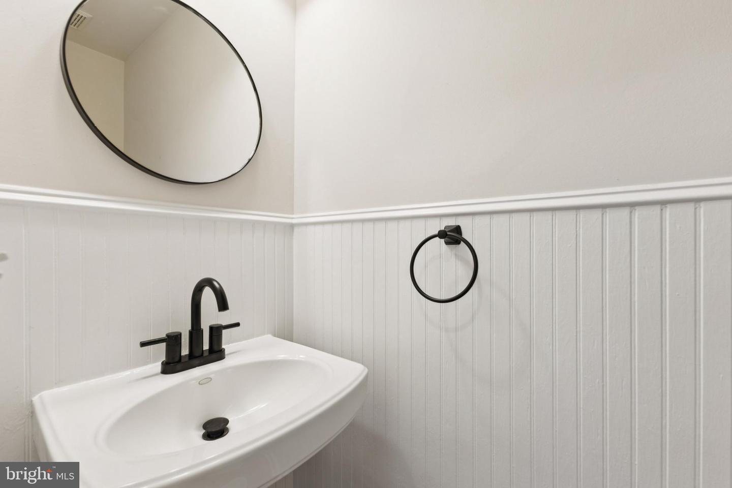 404 TRACY CT NE, LEESBURG, Virginia 20176, 3 Bedrooms Bedrooms, ,3 BathroomsBathrooms,Residential,For sale,404 TRACY CT NE,VALO2113484 MLS # VALO2113484