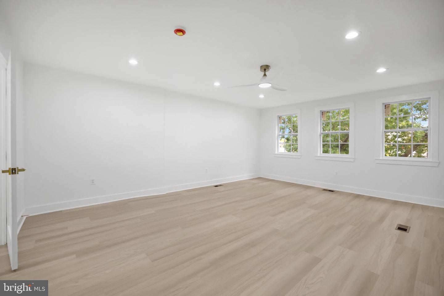 623 LONGFELLOW ST NW, WASHINGTON, District Of Columbia 20011, 5 Bedrooms Bedrooms, ,4 BathroomsBathrooms,Residential,For sale,623 LONGFELLOW ST NW,DCDC2240124 MLS # DCDC2240124