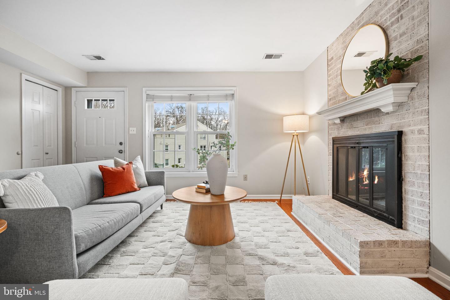 4931 7TH RD S #4931, ARLINGTON, Virginia 22204, 2 Bedrooms Bedrooms, ,2 BathroomsBathrooms,Residential,For sale,4931 7TH RD S #4931,VAAR2067442 MLS # VAAR2067442