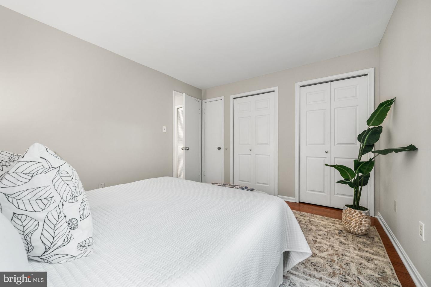 4931 7TH RD S #4931, ARLINGTON, Virginia 22204, 2 Bedrooms Bedrooms, ,2 BathroomsBathrooms,Residential,For sale,4931 7TH RD S #4931,VAAR2067442 MLS # VAAR2067442