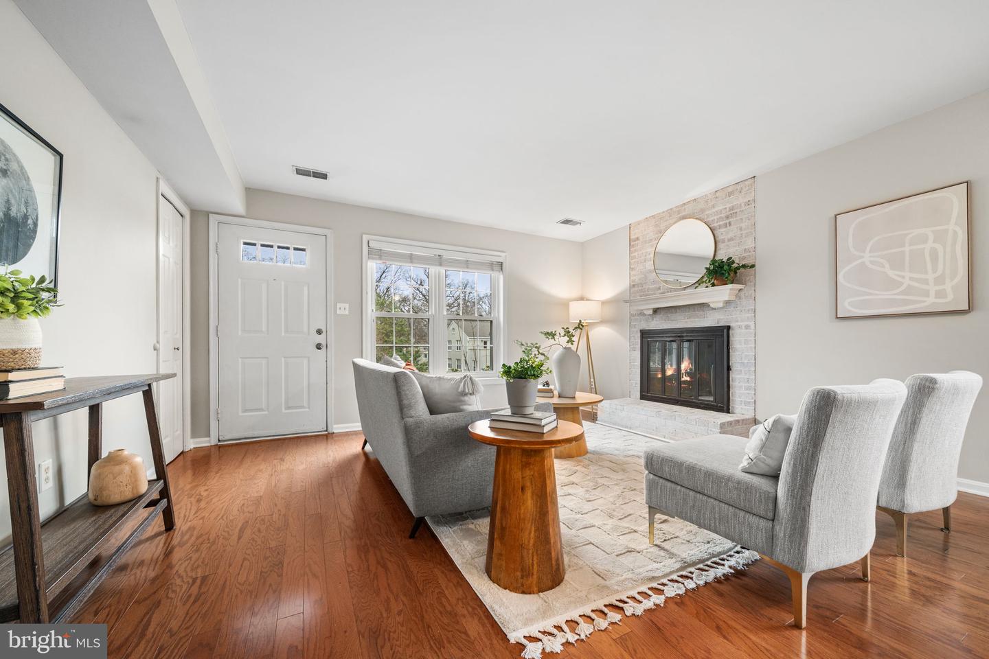 4931 7TH RD S #4931, ARLINGTON, Virginia 22204, 2 Bedrooms Bedrooms, ,2 BathroomsBathrooms,Residential,For sale,4931 7TH RD S #4931,VAAR2067442 MLS # VAAR2067442