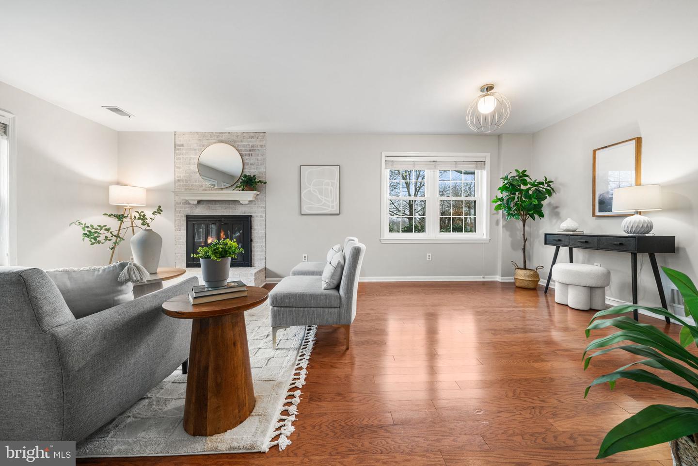 4931 7TH RD S #4931, ARLINGTON, Virginia 22204, 2 Bedrooms Bedrooms, ,2 BathroomsBathrooms,Residential,For sale,4931 7TH RD S #4931,VAAR2067442 MLS # VAAR2067442