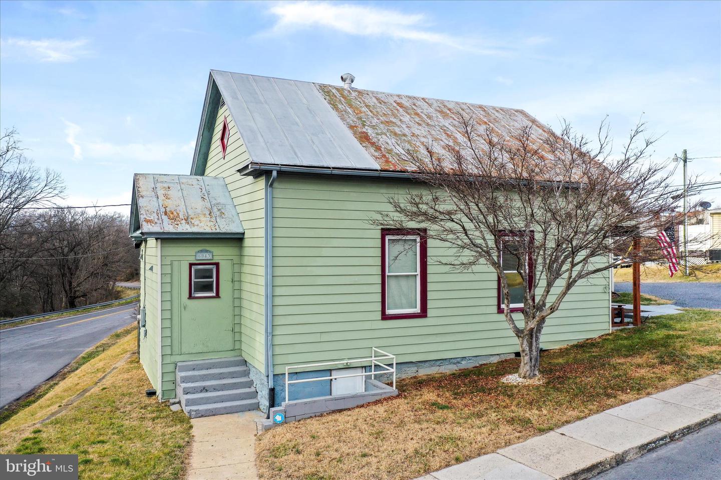 6043 BROAD ST, MOUNT JACKSON, Virginia 22842, 3 Bedrooms Bedrooms, ,2 BathroomsBathrooms,Residential,For sale,6043 BROAD ST,VASH2013304 MLS # VASH2013304