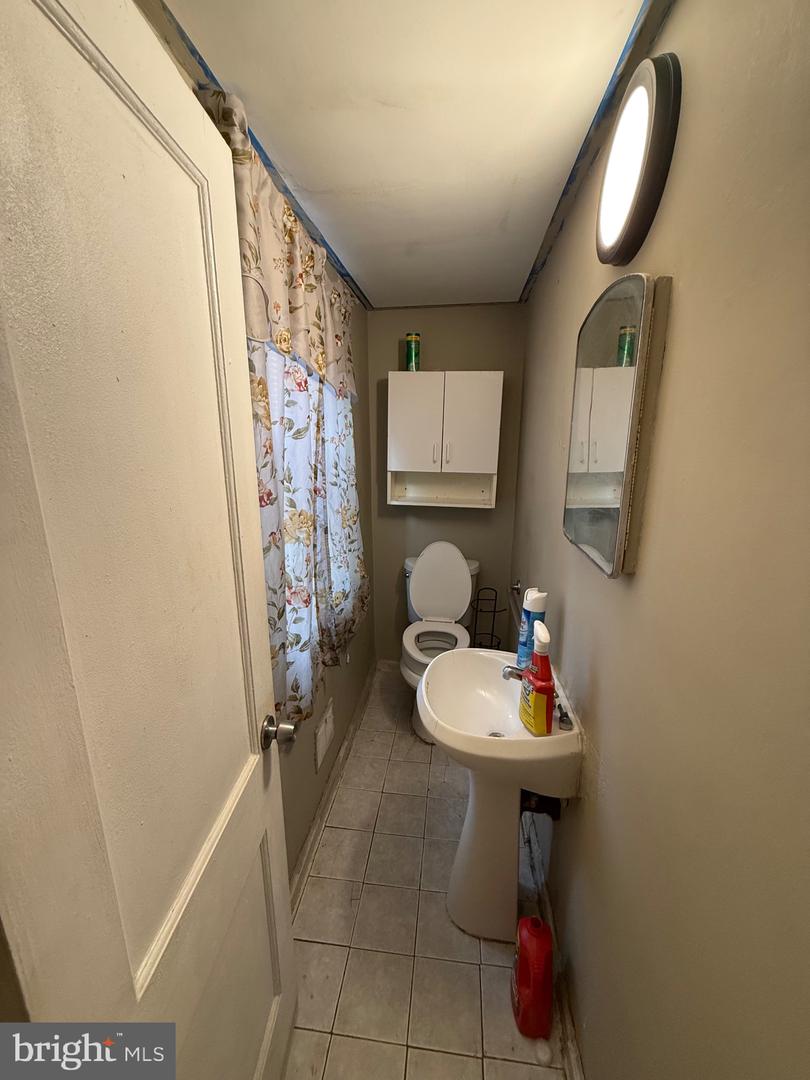 530 OGLETHORPE ST NE, WASHINGTON, District Of Columbia 20011, 4 Bedrooms Bedrooms, ,1 BathroomBathrooms,Residential,For sale,530 OGLETHORPE ST NE,DCDC2240250 MLS # DCDC2240250