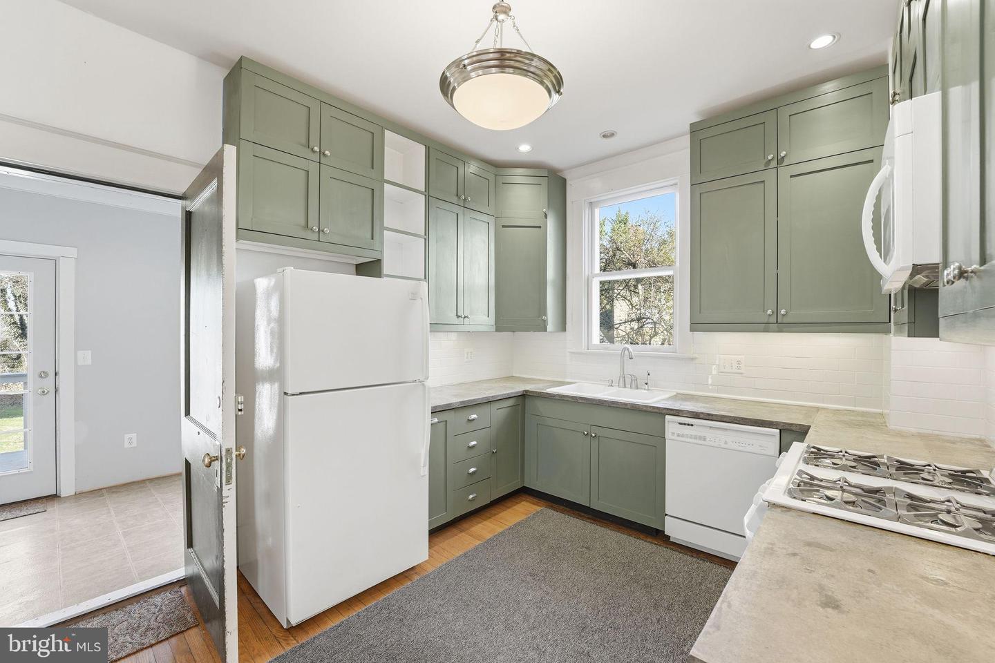 802 E PIEDMONT ST, CULPEPER, Virginia 22701, 4 Bedrooms Bedrooms, ,1 BathroomBathrooms,Residential,For sale,802 E PIEDMONT ST,VACU2012340 MLS # VACU2012340