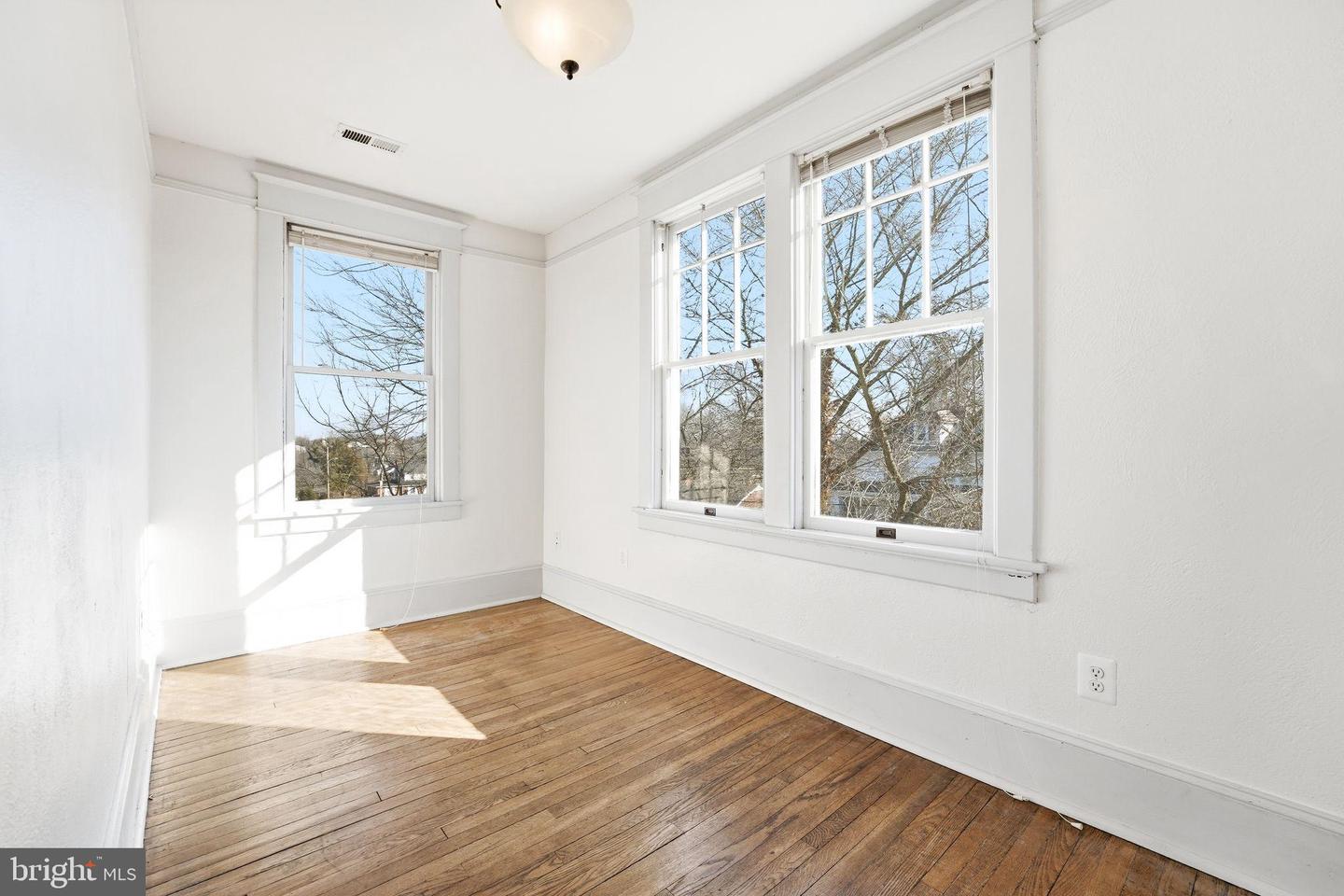 802 E PIEDMONT ST, CULPEPER, Virginia 22701, 4 Bedrooms Bedrooms, ,1 BathroomBathrooms,Residential,For sale,802 E PIEDMONT ST,VACU2012340 MLS # VACU2012340