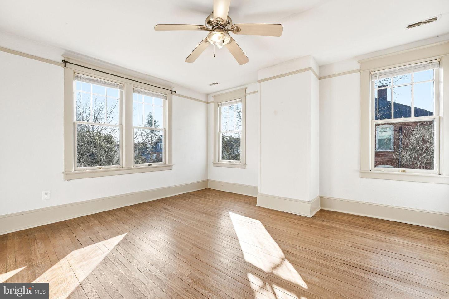 802 E PIEDMONT ST, CULPEPER, Virginia 22701, 4 Bedrooms Bedrooms, ,1 BathroomBathrooms,Residential,For sale,802 E PIEDMONT ST,VACU2012340 MLS # VACU2012340