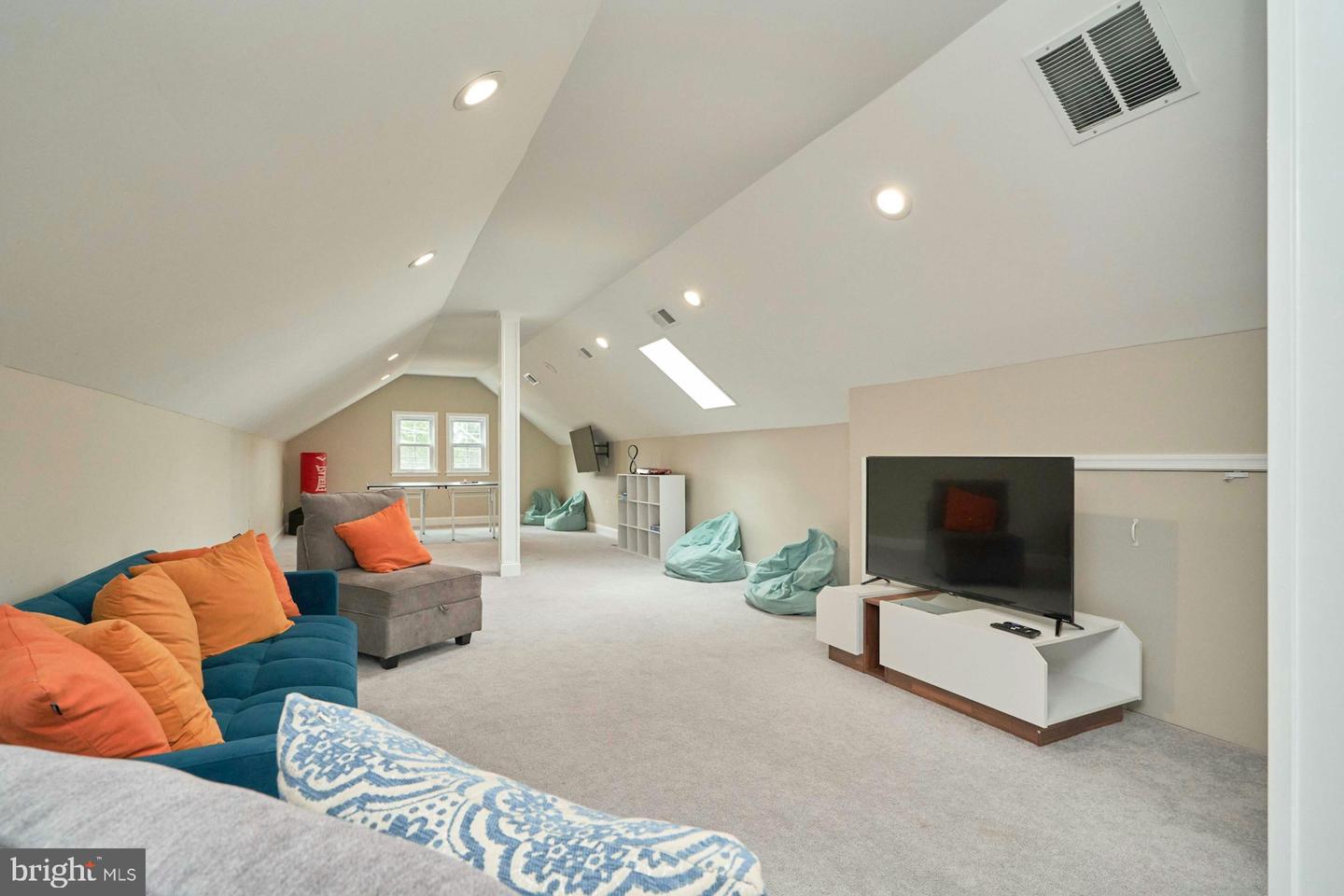 3244 BLUNDELL RD, FALLS CHURCH, Virginia 22042, 4 Bedrooms Bedrooms, ,3 BathroomsBathrooms,Residential,For sale,3244 BLUNDELL RD,VAFX2284668 MLS # VAFX2284668