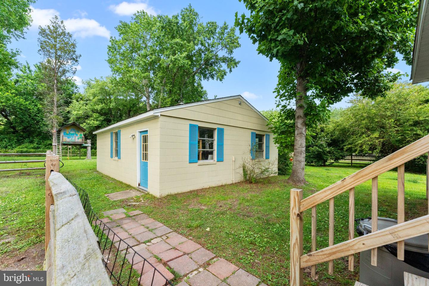 370 KING CARTER DR, IRVINGTON, Virginia 22480, 4 Bedrooms Bedrooms, 7 Rooms Rooms,2 BathroomsBathrooms,Residential,For sale,370 KING CARTER DR,VALV2000934 MLS # VALV2000934