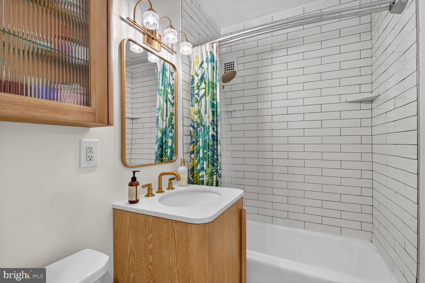 4000 TUNLAW RD NW #116, WASHINGTON, District Of Columbia 20007, 2 Bedrooms Bedrooms, ,2 BathroomsBathrooms,Residential,For sale,4000 TUNLAW RD NW #116,DCDC2240276 MLS # DCDC2240276