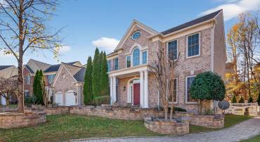 8099 PAPER BIRCH DR, LORTON, Virginia 22079, 5 Bedrooms Bedrooms, ,4 BathroomsBathrooms,Residential,For sale,8099 PAPER BIRCH DR,VAFX2284728 MLS # VAFX2284728