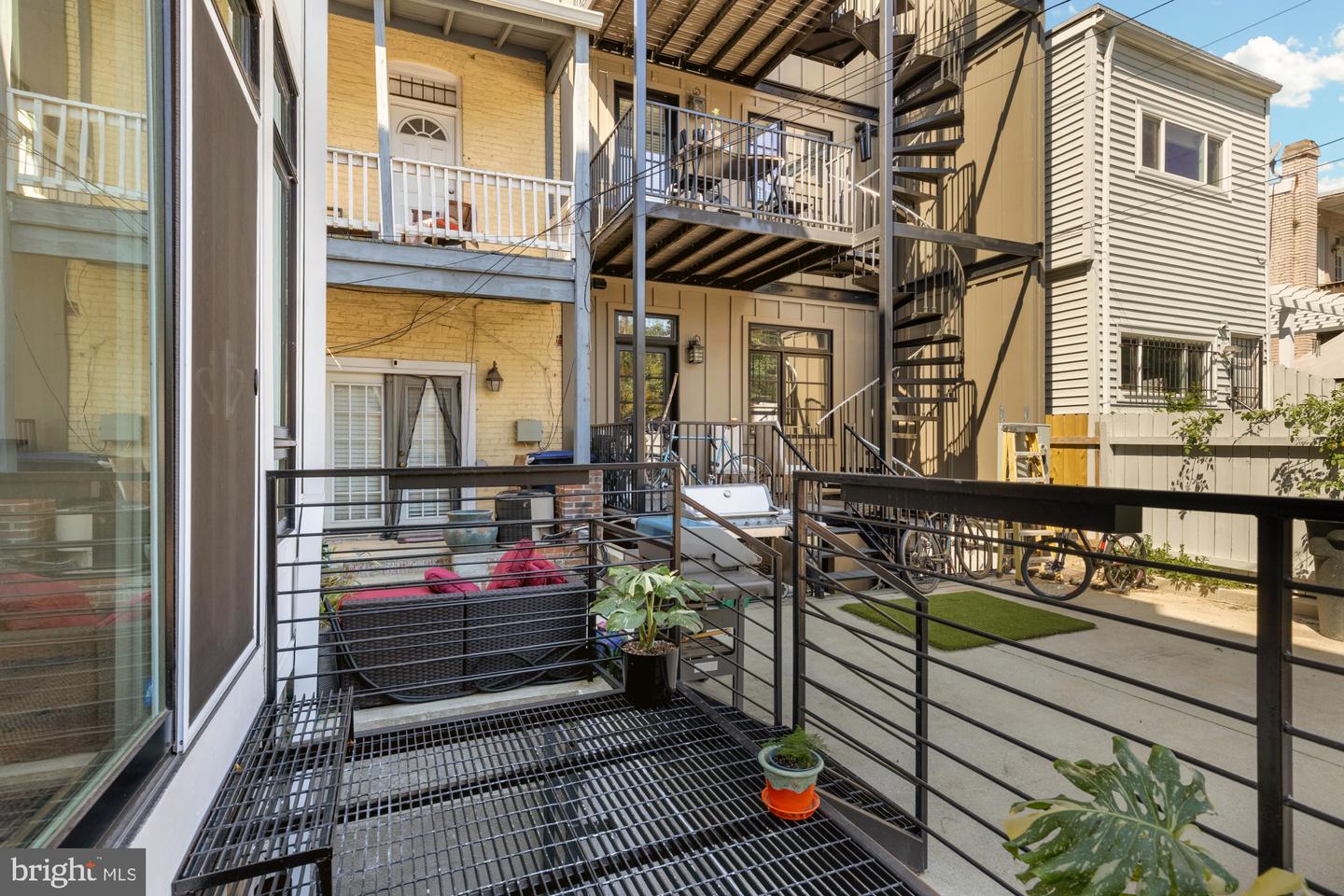 81 U ST NW #A, WASHINGTON, District Of Columbia 20001, 3 Bedrooms Bedrooms, ,3 BathroomsBathrooms,Residential,For sale,81 U ST NW #A,DCDC2240306 MLS # DCDC2240306