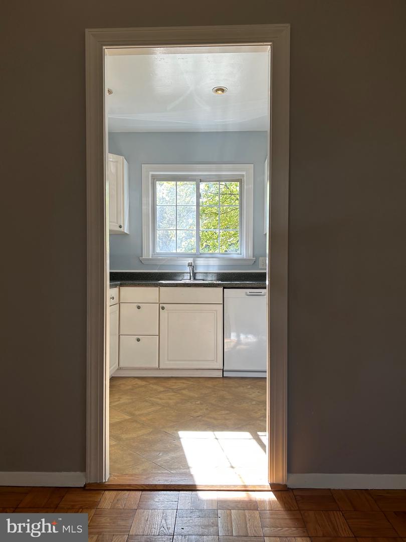 3318 CORYELL LN, ALEXANDRIA, Virginia 22302, 1 Bedroom Bedrooms, ,1 BathroomBathrooms,Residential,For sale,3318 CORYELL LN,VAAX2052966 MLS # VAAX2052966 3318 CORYELL LN, ALEXANDRIA, Virginia 22302, 1 Bedroom Bedrooms, ,1 BathroomBathrooms,Residential,For sale,3318 CORYELL LN,VAAX2052966 MLS # VAAX2052966