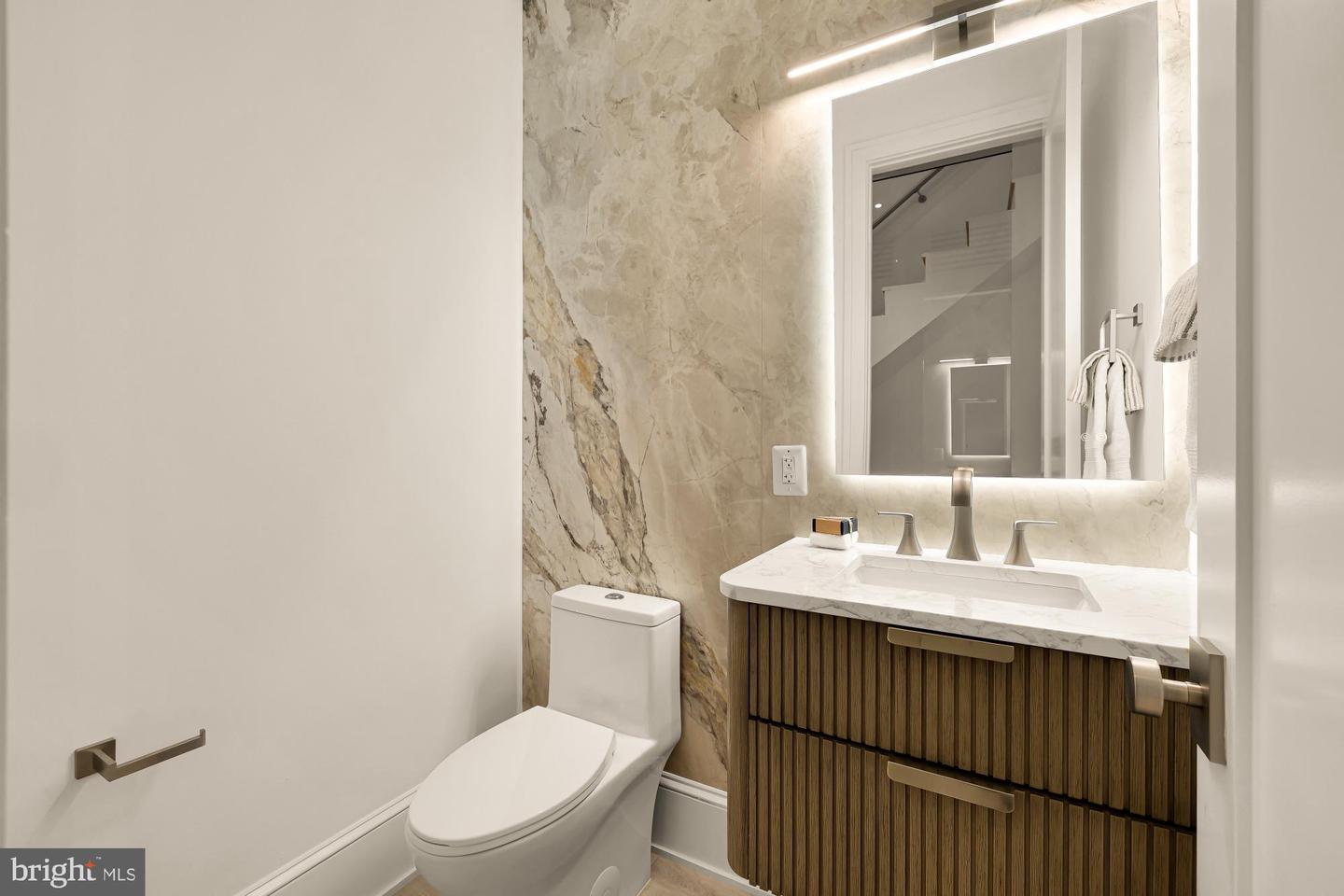 329 8TH ST NE, WASHINGTON, District Of Columbia 20002, ,Land,For sale,329 8TH ST NE,DCDC2235074 MLS # DCDC2235074