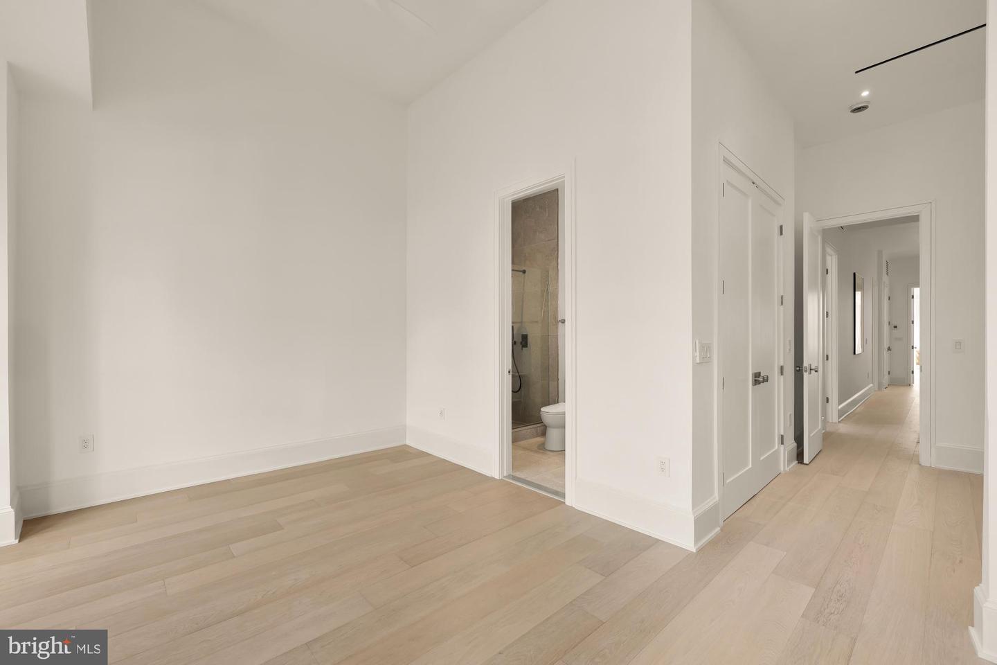 329 8TH ST NE, WASHINGTON, District Of Columbia 20002, ,Land,For sale,329 8TH ST NE,DCDC2235074 MLS # DCDC2235074