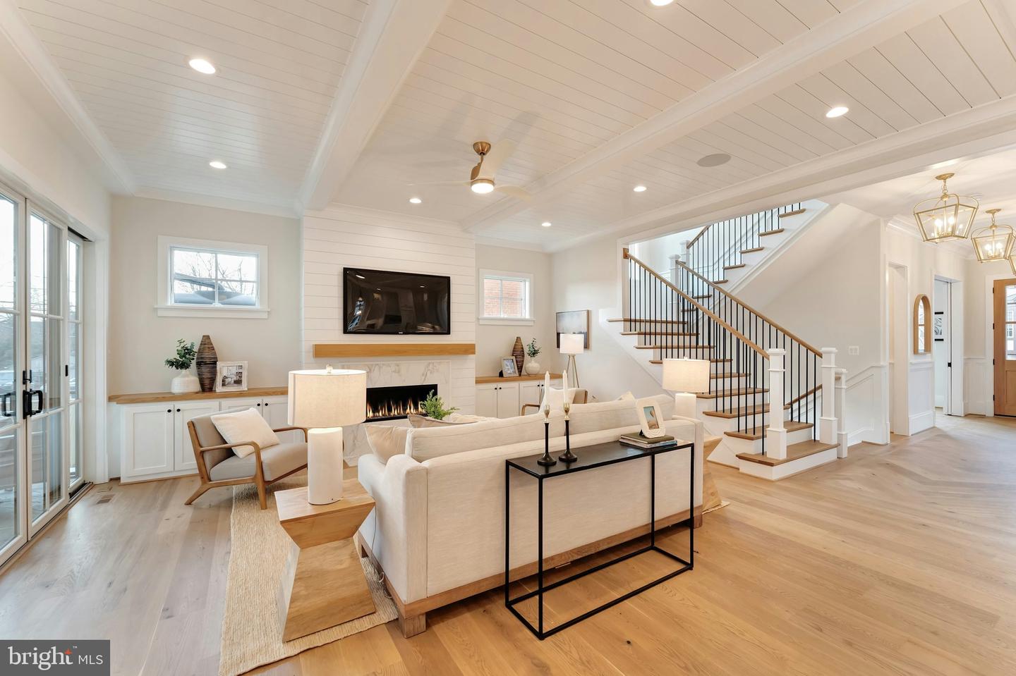 907 N HIGHLAND ST, ARLINGTON, Virginia 22201, 7 Bedrooms Bedrooms, ,6 BathroomsBathrooms,Residential,For sale,907 N HIGHLAND ST,VAAR2059272 MLS # VAAR2059272