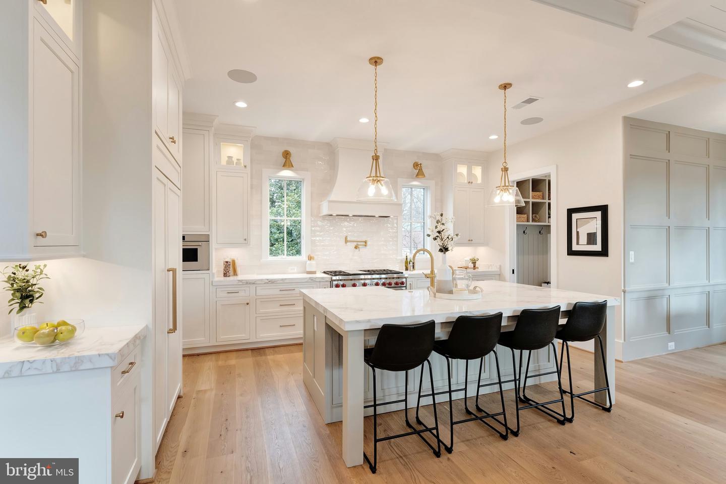 907 N HIGHLAND ST, ARLINGTON, Virginia 22201, 7 Bedrooms Bedrooms, ,6 BathroomsBathrooms,Residential,For sale,907 N HIGHLAND ST,VAAR2059272 MLS # VAAR2059272