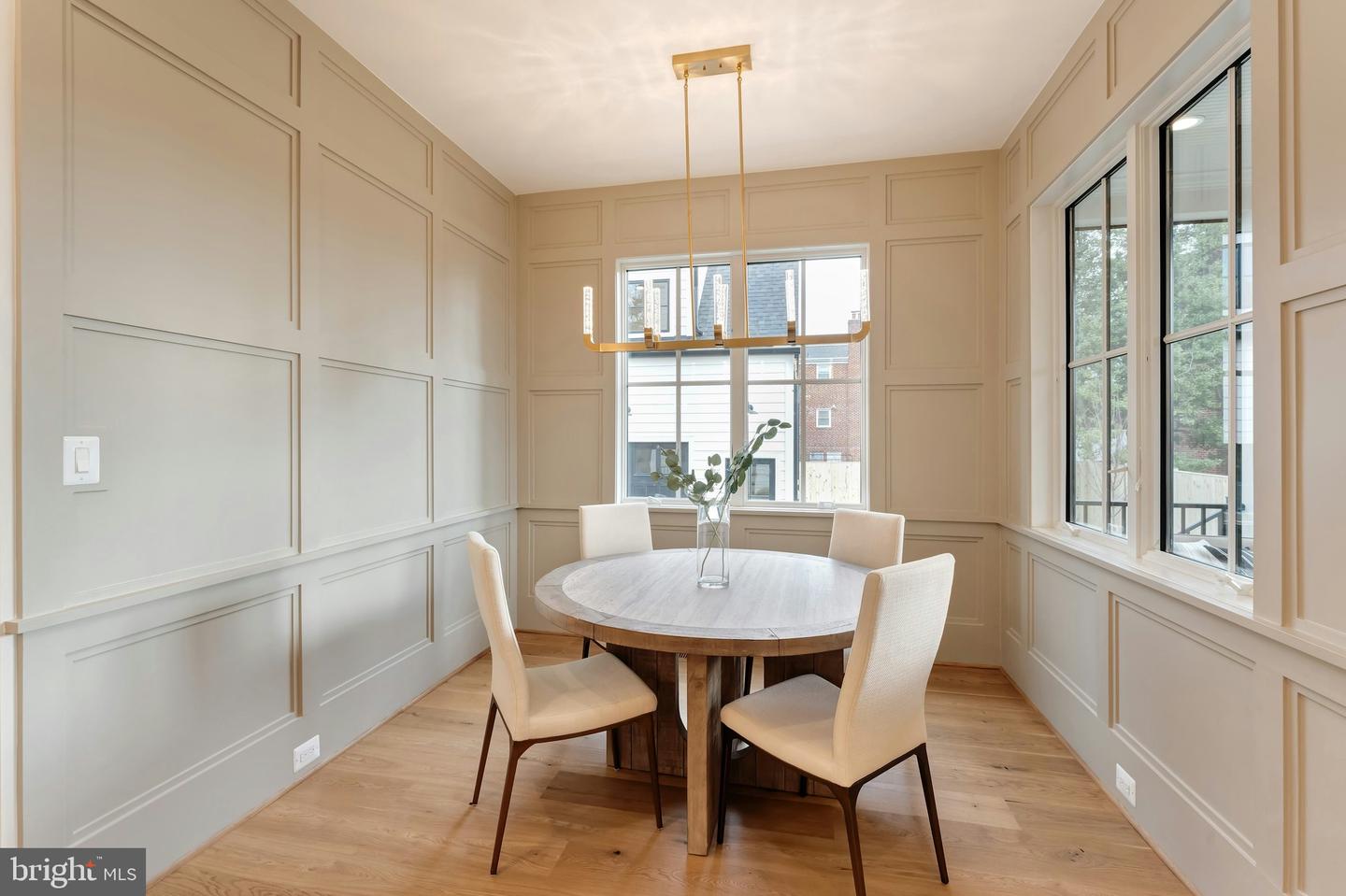 907 N HIGHLAND ST, ARLINGTON, Virginia 22201, 7 Bedrooms Bedrooms, ,6 BathroomsBathrooms,Residential,For sale,907 N HIGHLAND ST,VAAR2059272 MLS # VAAR2059272