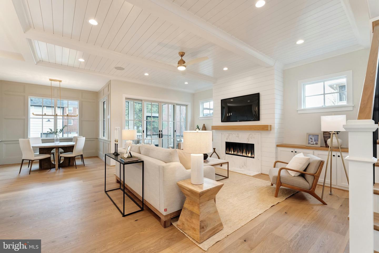 907 N HIGHLAND ST, ARLINGTON, Virginia 22201, 7 Bedrooms Bedrooms, ,6 BathroomsBathrooms,Residential,For sale,907 N HIGHLAND ST,VAAR2059272 MLS # VAAR2059272