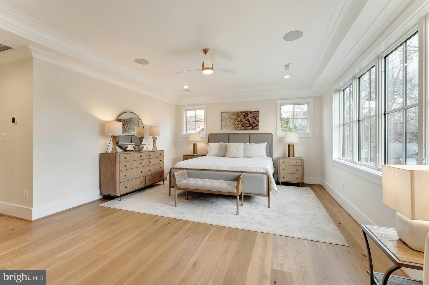 907 N HIGHLAND ST, ARLINGTON, Virginia 22201, 7 Bedrooms Bedrooms, ,6 BathroomsBathrooms,Residential,For sale,907 N HIGHLAND ST,VAAR2059272 MLS # VAAR2059272