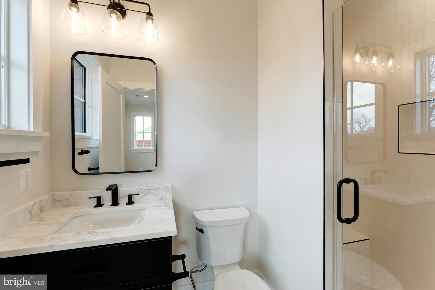 907 N HIGHLAND ST, ARLINGTON, Virginia 22201, 7 Bedrooms Bedrooms, ,6 BathroomsBathrooms,Residential,For sale,907 N HIGHLAND ST,VAAR2059272 MLS # VAAR2059272