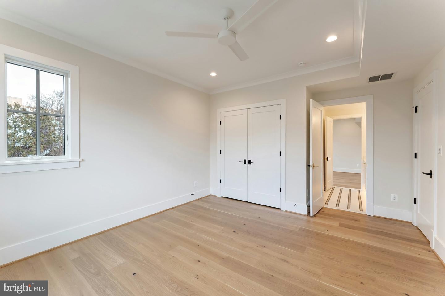 907 N HIGHLAND ST, ARLINGTON, Virginia 22201, 7 Bedrooms Bedrooms, ,6 BathroomsBathrooms,Residential,For sale,907 N HIGHLAND ST,VAAR2059272 MLS # VAAR2059272