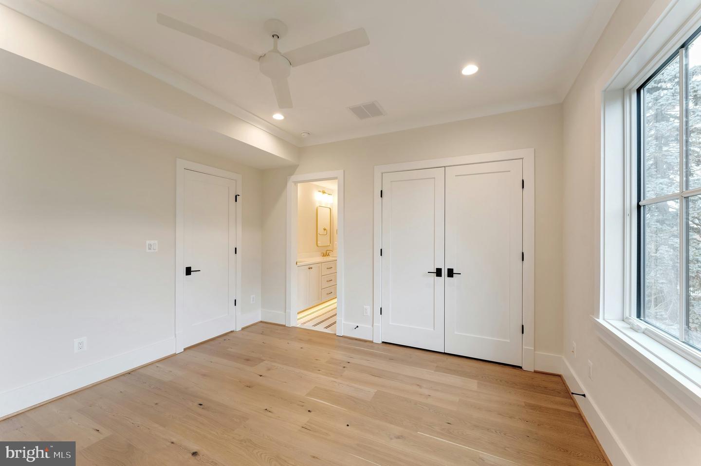 907 N HIGHLAND ST, ARLINGTON, Virginia 22201, 7 Bedrooms Bedrooms, ,6 BathroomsBathrooms,Residential,For sale,907 N HIGHLAND ST,VAAR2059272 MLS # VAAR2059272